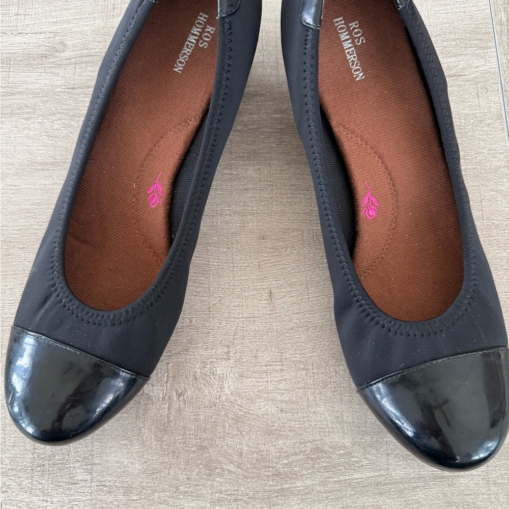 Ros Hommerson Women's Black Flats (10.5 Narrow)